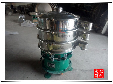 600型移動式振動篩 600型移動式振動篩